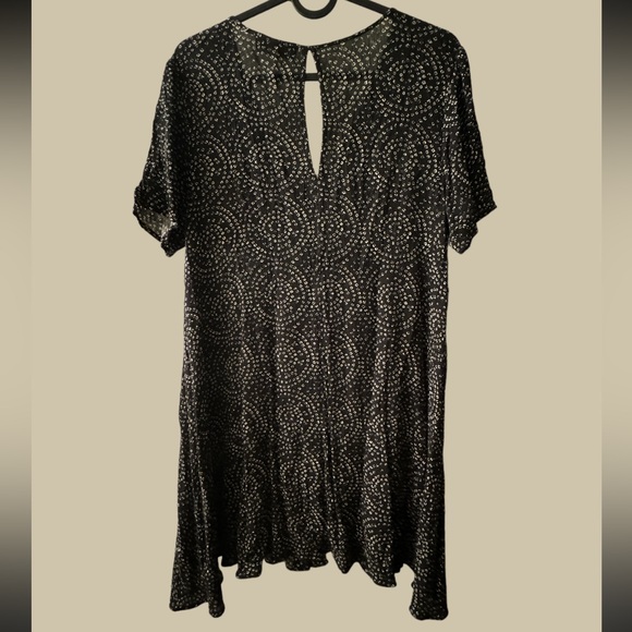 Urban Outfitters black & tan circle patter tunic - Picture 3 of 6